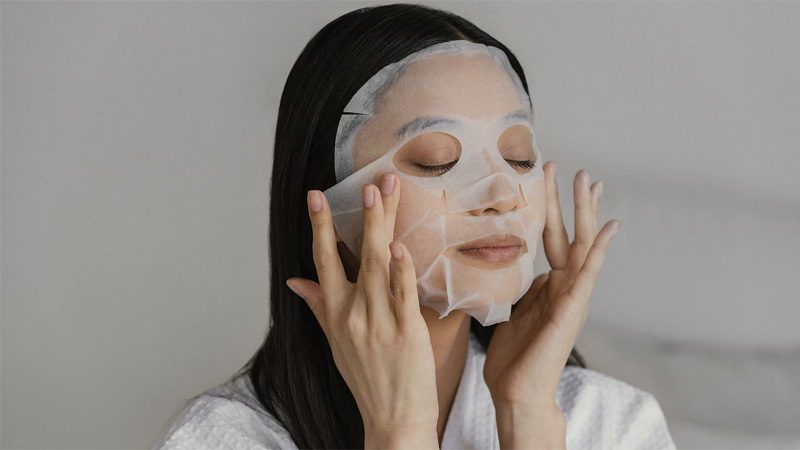 dap-mat-na-xong-co-can-rua-mat-khong-1