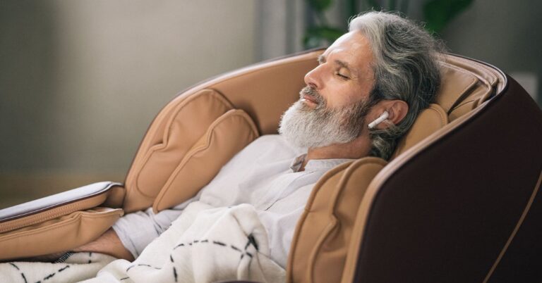 co-nen-mua-ghe-massage-toan-than-khong-ai-khong-nen-su-dung-ghe-massage-11