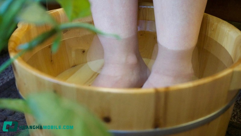 nhung-ai-khong-nen-ngam-chan-nuoc-gung-10