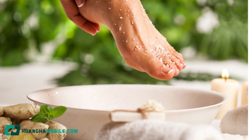 nhung-ai-khong-nen-ngam-chan-nuoc-gung-12