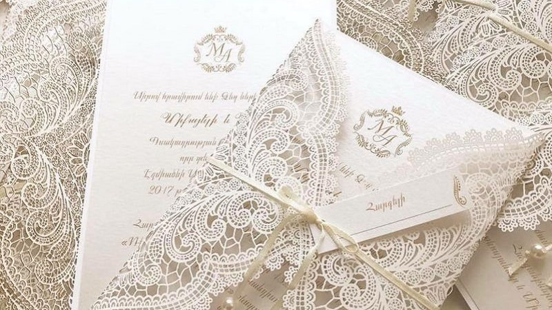 trang-tri-thiep-8-3-20