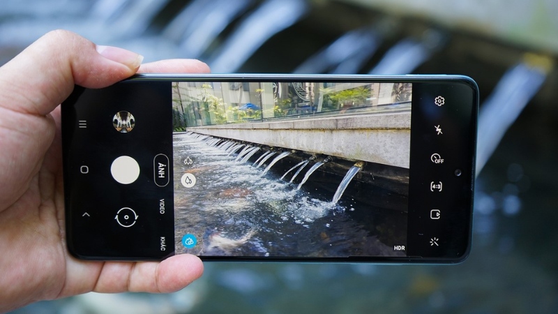 Samsung-A71-gia-bao-nhieu-6