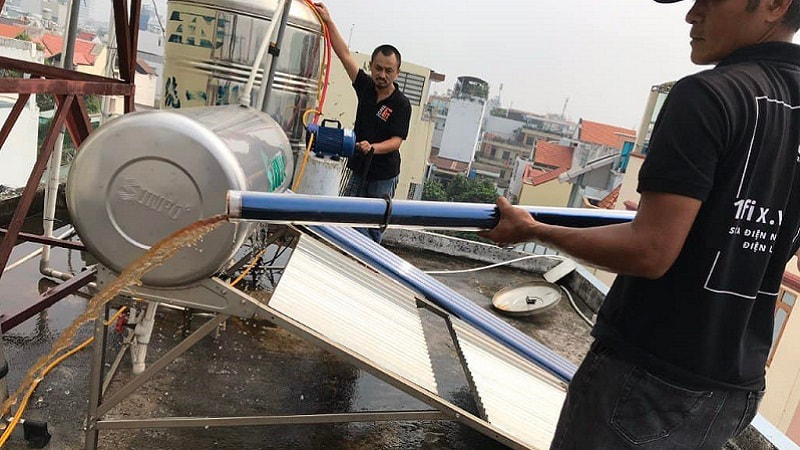 bao-duong-binh-nang-luong-mat-troi-6