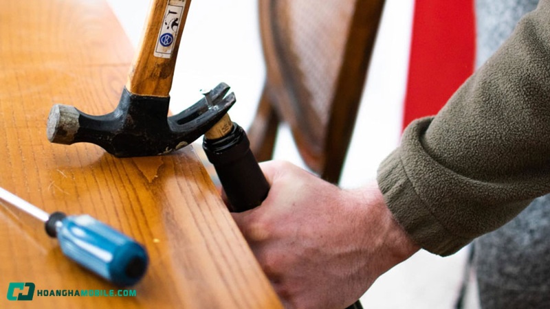 cach-mo-ruou-vang-07