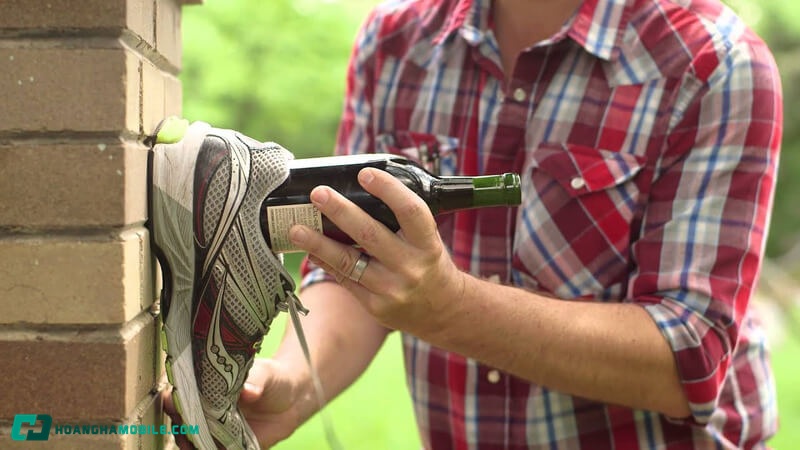 cach-mo-ruou-vang-08