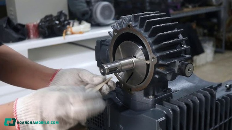 may-bom-chan-khong-15