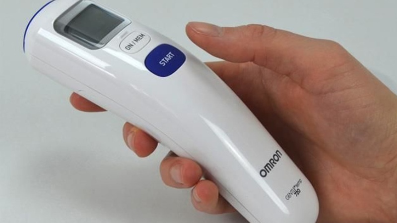 May-do-nhiet-do-cam-tay-2