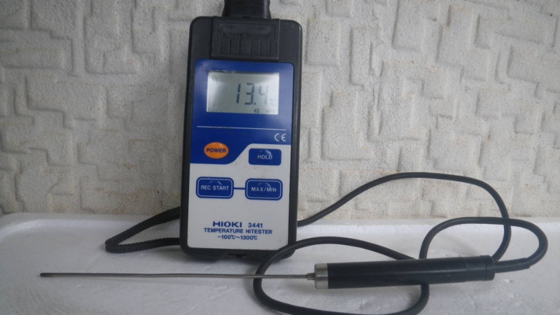 May-do-nhiet-do-cam-tay-4