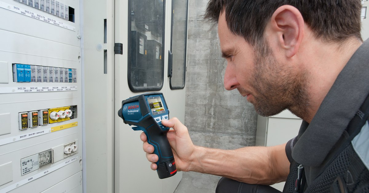 May-do-nhiet-do-cam-tay