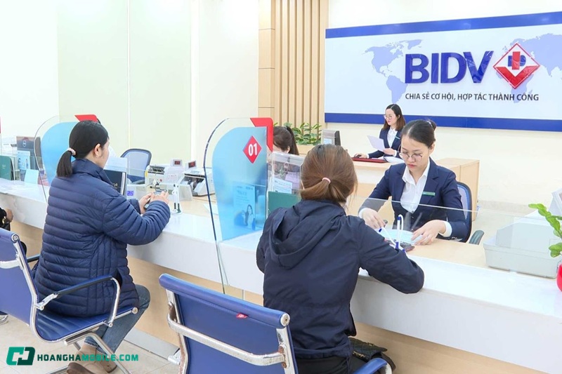 nop-tien-tai-cay-atm-khac-ngan-hang-duoc-khong-03