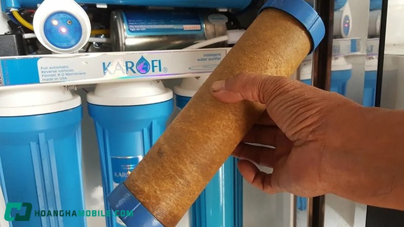 thay-loi-loc-nuoc-karofi-1