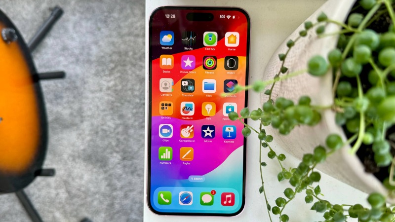 Man-hinh-iPhone-15-2