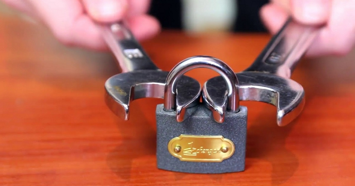 cach-mo-o-khoa-khi-mat-chia