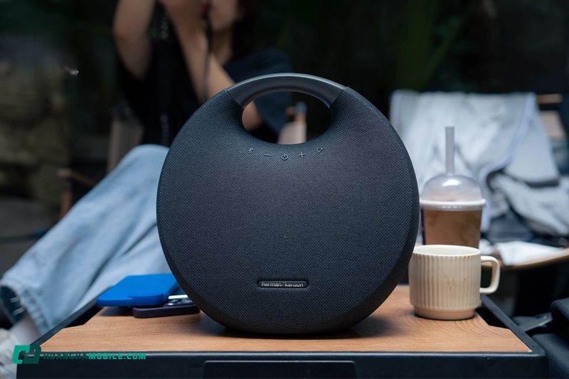 harman-kardon-onyx-studio-5-03