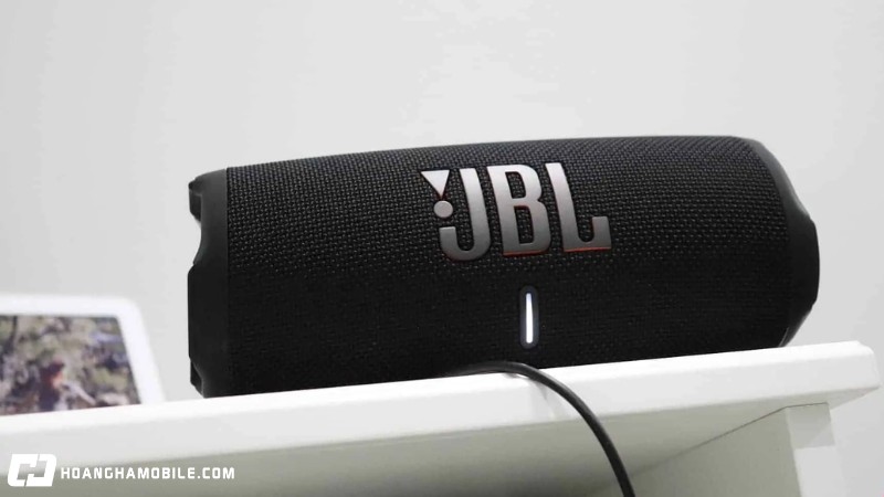 loa-jbl-charge-5-gia-bao-nhieu-lieu-co-tot-nhu-loi-don-5