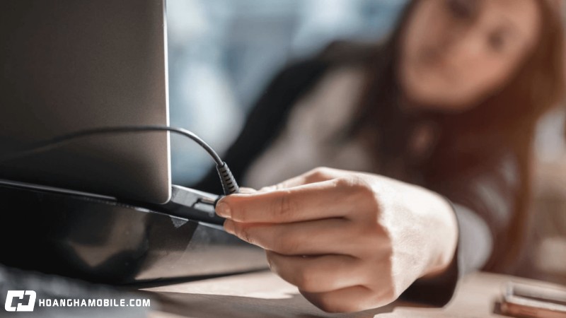 may-tinh-bi-den-man-hinh-chi-thay-chuot-la-do-dau-cach-khac-phuc-hieu-qua-11