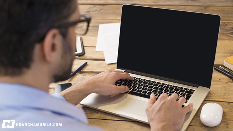 may-tinh-bi-den-man-hinh-chi-thay-chuot-la-do-dau-cach-khac-phuc-hieu-qua-3