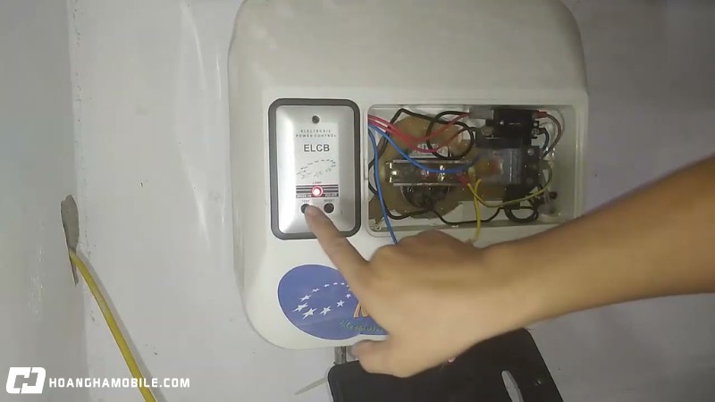 huong-dan-sua-chua-binh-nong-lanh-ariston-tai-nha-hieu-qua-an-toan-6