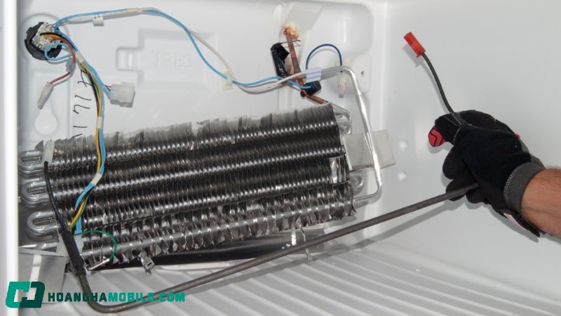 tu-lanh-van-chay-nhung-khong-dong-da-10