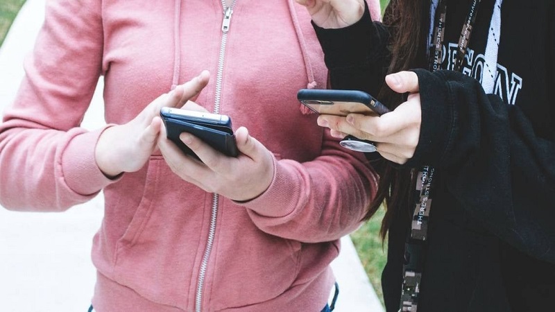 Cach-Chuyen-Danh-Ba-Tu-Android-Sang-Iphone-15