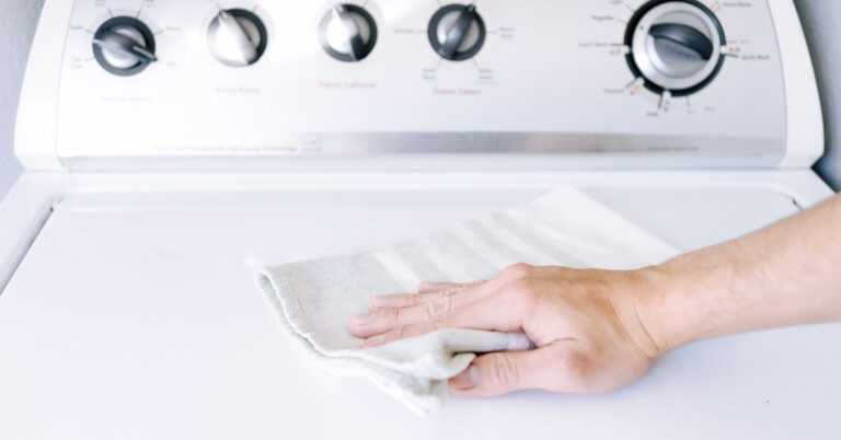 cach-ve-sinh-may-giat-cua-tren