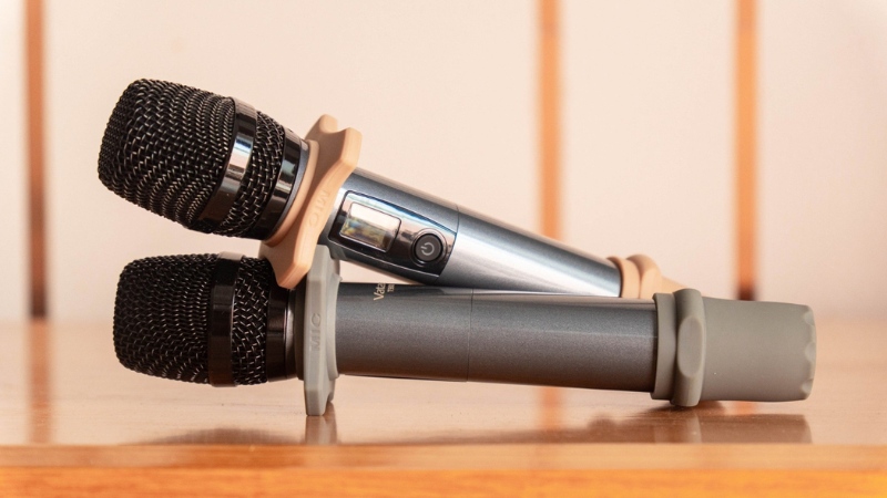 micro-khong-day-hat-karaoke-hay-nhat-hien-nay-1