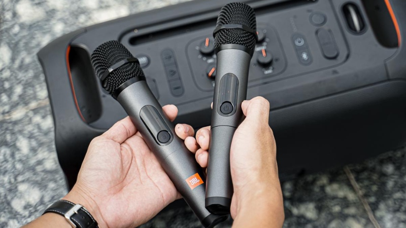 micro-khong-day-hat-karaoke-hay-nhat-hien-nay-2