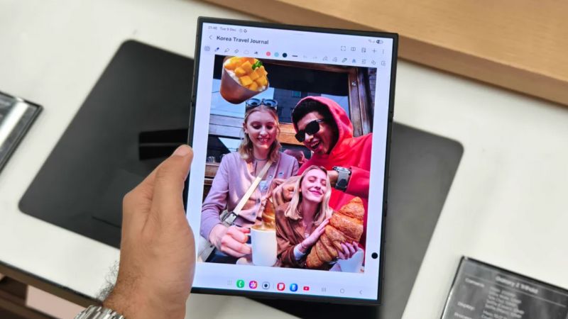 Galaxy Z TriFold và Galaxy Z Fold 7