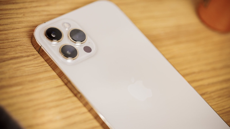 gia-iPhone-12-Pro-Max-18