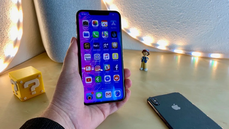 Iphone Xs Max Cũ: &Quot;Huyền Thoại&Quot; 7 Năm Tuổi Giá 6 Triệu Còn Đáng Mua? Iphone-Xsmax-11