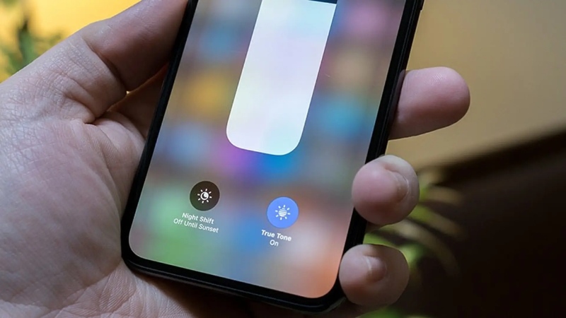 Iphone Xs Max Cũ: &Quot;Huyền Thoại&Quot; 7 Năm Tuổi Giá 6 Triệu Còn Đáng Mua? Iphone-Xsmax-12