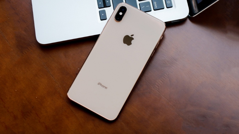 Iphone Xs Max Cũ: &Quot;Huyền Thoại&Quot; 7 Năm Tuổi Giá 6 Triệu Còn Đáng Mua? Iphone-Xsmax-2