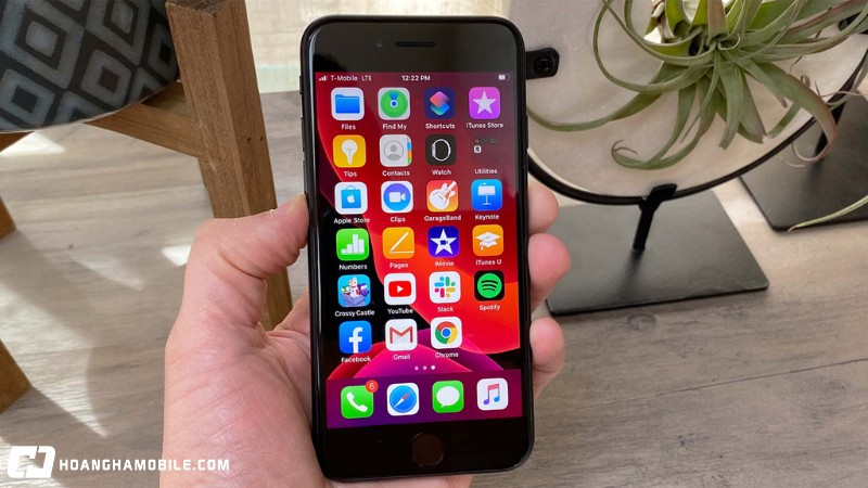 Iphone-Se-2020-Cu-Gia-Chi-3-Trieu-Nhung-Can-Luu-Y-Dung-Luong-Pin-1