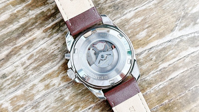 kinetic-la-gi-tim-hieu-cong-nghe-dong-ho-kinetic-8