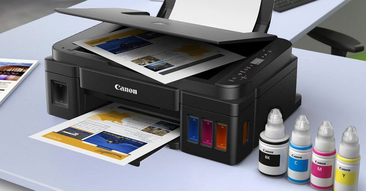 nen-mua-may-in-mau-loai-nao