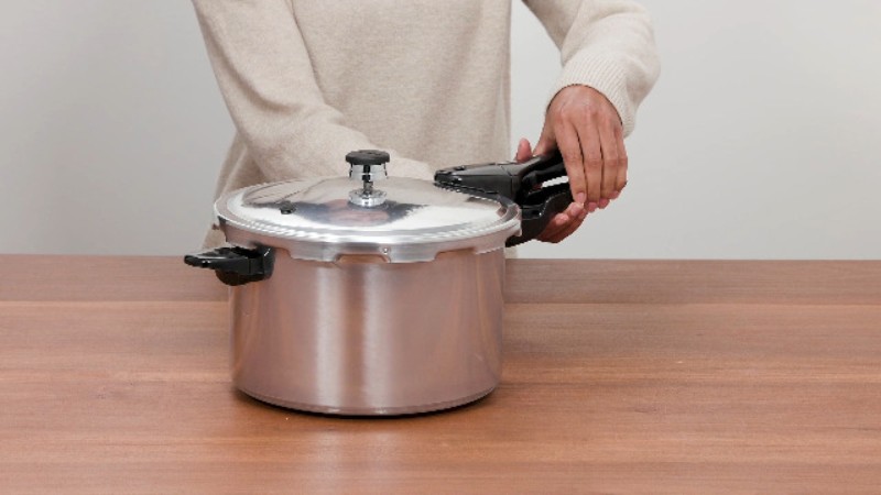 noi-ap-suat-co-la-gi-co-nen-mua-va-cach-chon-noi-phu-hop-cho-gia-dinh-12