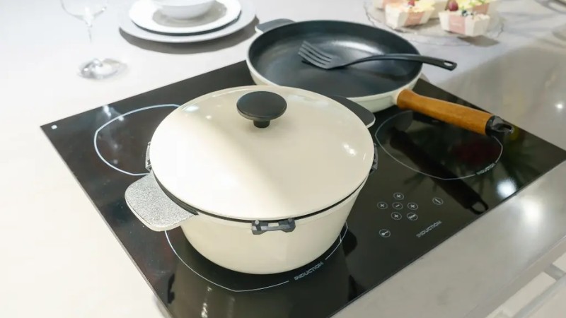 top-noi-nau-bep-tu-tot-nhat-hien-nay-nen-chon-loai-nao-cho-gia-dinh-3