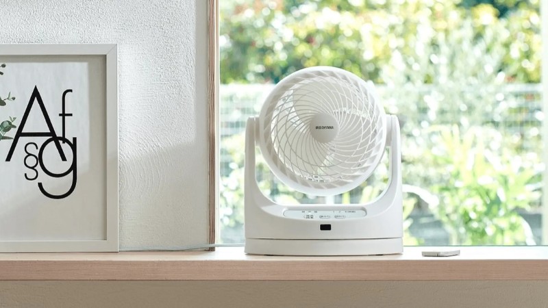 quat-nho-de-giuong-top-mau-chay-em-mat-nhe-dang-mua-hien-nay-4