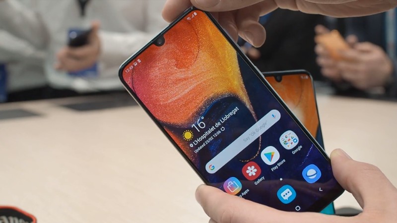 samsung-a50-gia-bao-nhieu-cap-nhat-gia-moi-nhat-va-loi-khuyen-mua-3