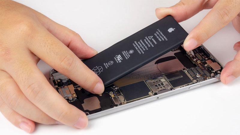 Bảng Giá Thay Pin Iphone 11 (2025), Nên Thay Loại Nào Tốt? Thay-Pin-Iphone-11-2