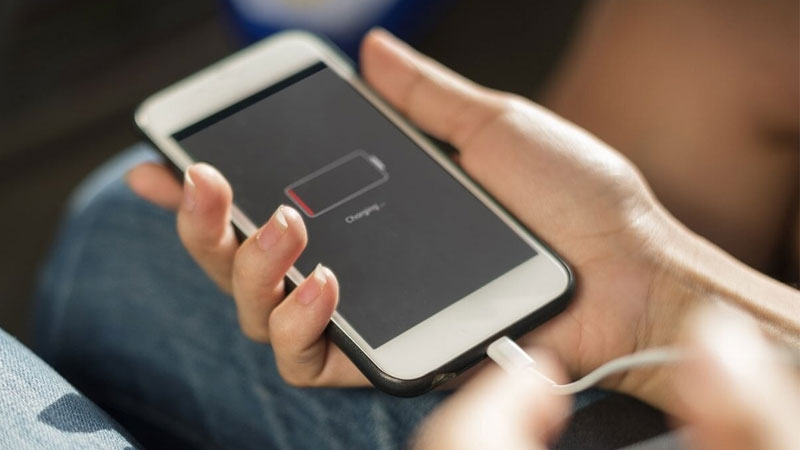 Bảng Giá Thay Pin Iphone 11 (2025), Nên Thay Loại Nào Tốt? Thay-Pin-Iphone-11-7