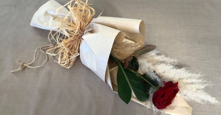 1-bong-hoa-hong-co-y-nghia-gi-giai-ma-thong-diep-qua-so-luong-hoa-15