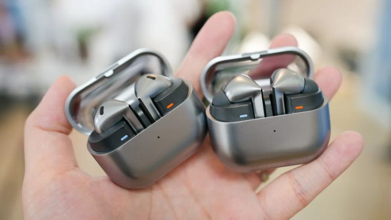 Galaxy Buds 4 Pro và Buds 4 