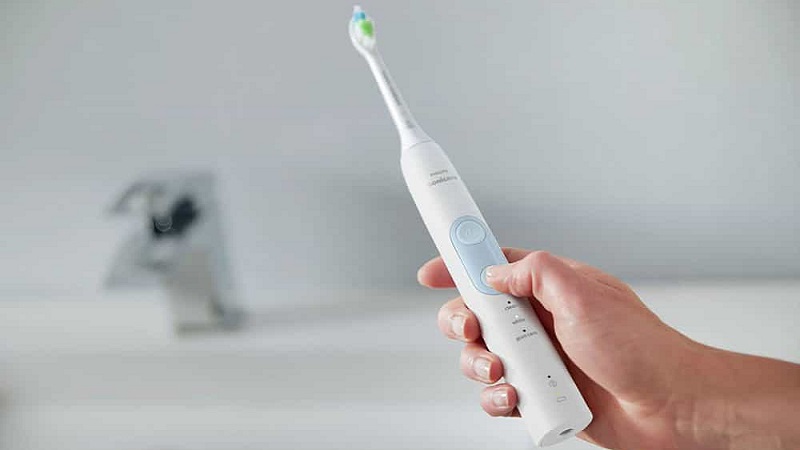 ban-chai-danh-rang-dien-10