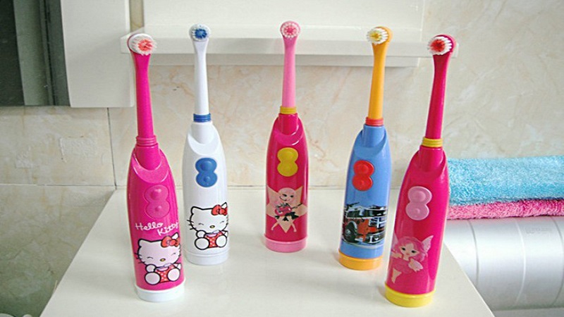 ban-chai-danh-rang-dien-7