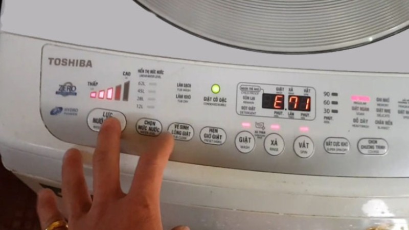 loi-e71-may-giat-toshiba-nguyen-nhan-va-cach-khac-phuc-hieu-qua-1