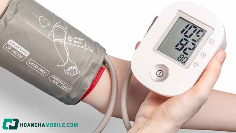 nen-mua-may-do-huyet-ap-loai-nao-2