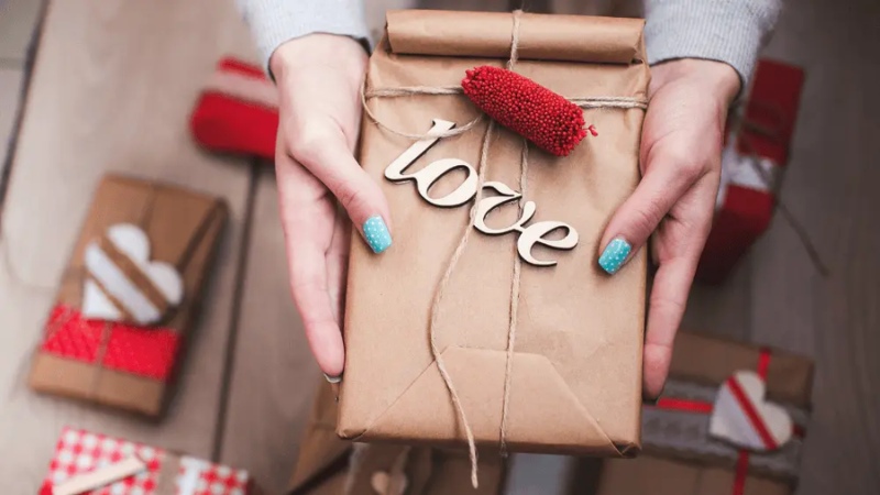 nen-tang-qua-gi-cho-ban-trai-4