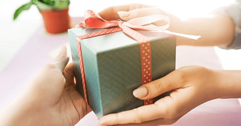 nen-tang-qua-gi-cho-ban-trai