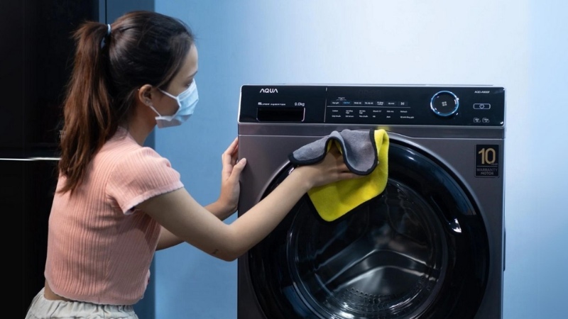 ve-sinh-may-giat-cua-ngang-1